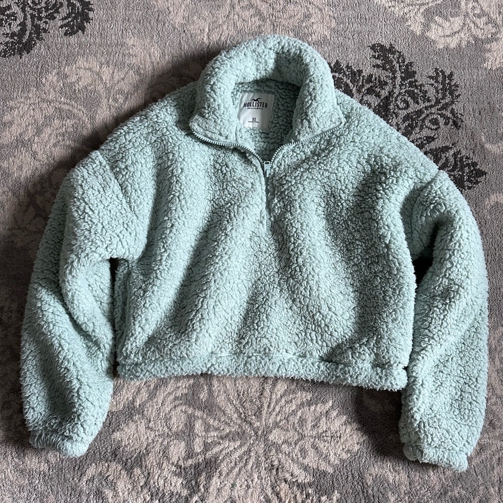 Hollister Sherpa sweatshirt/jacket XS